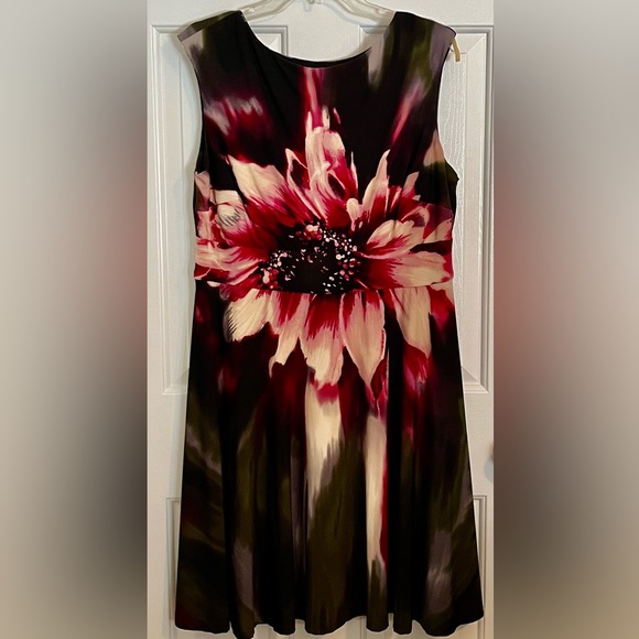 Talbots floral, Aline knee length dress in size 14. - Picture 2 of 7